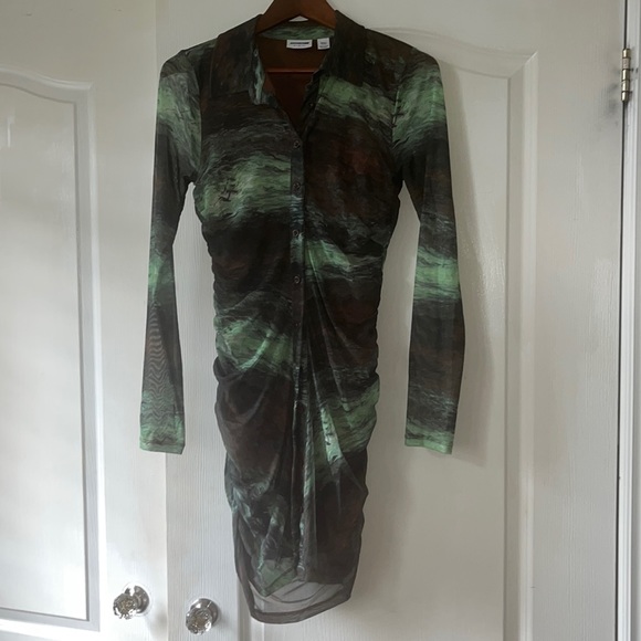 Stunning Ruched midi dress!! 💚💚 - Picture 1 of 4